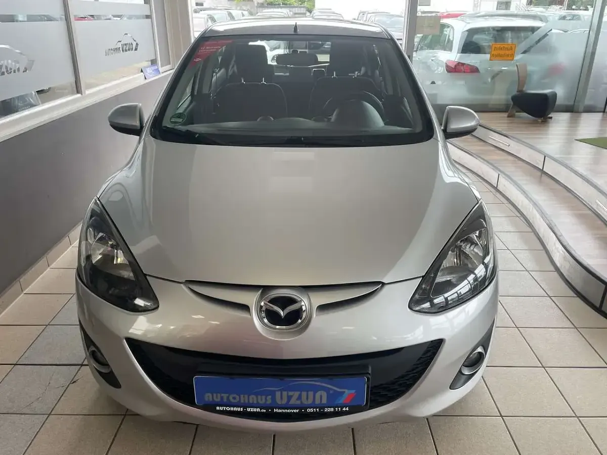 Gebraucht Mazda 2 Active 84 PS (61 kW) 2011 Grau Kleinwagen
