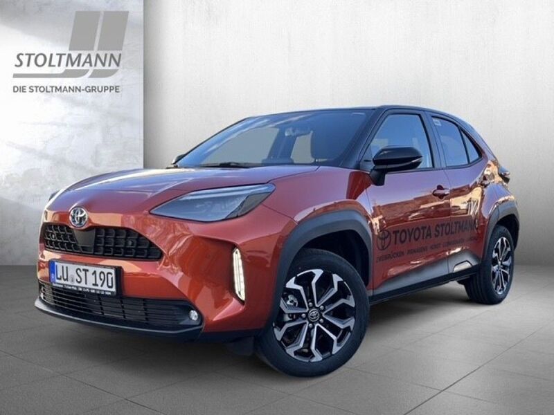 Inferno orange metallic / dach Gebraucht 2023 Toyota Yaris Cross Edition SUV | 30.590 € (Teuer) - Bild 1/4