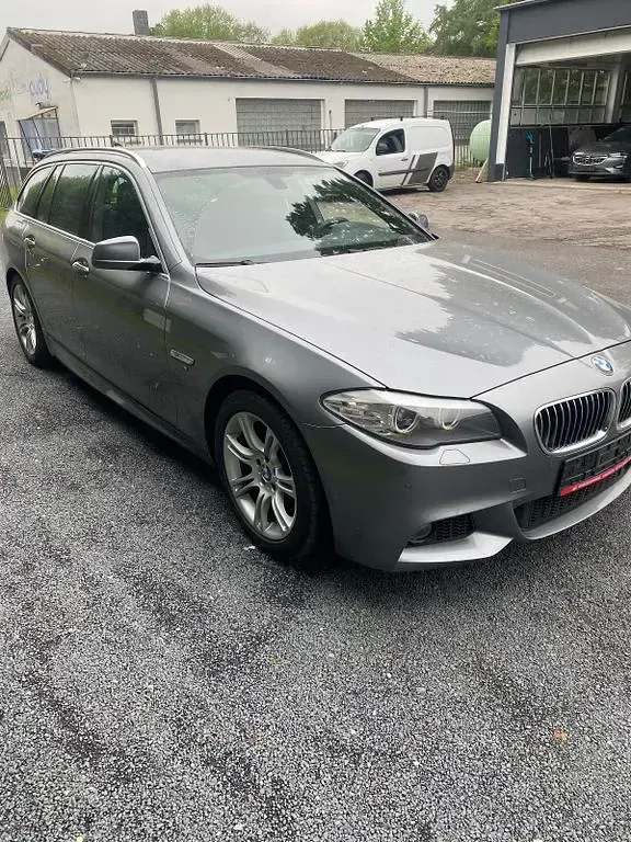 Gebraucht BMW 520 M Sport 184 PS (135 kW) 2013 Grau Limousine