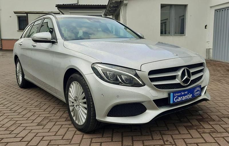 Silber Gebraucht 2016 Mercedes C220 Limousine | 15.850 € (Fairer Preis) - Bild 1/4