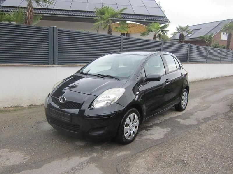 Schwarz Gebraucht 2009 Toyota Yaris Cool Limousine | 2.250 € (Etwas zu teuer) - Bild 1/4