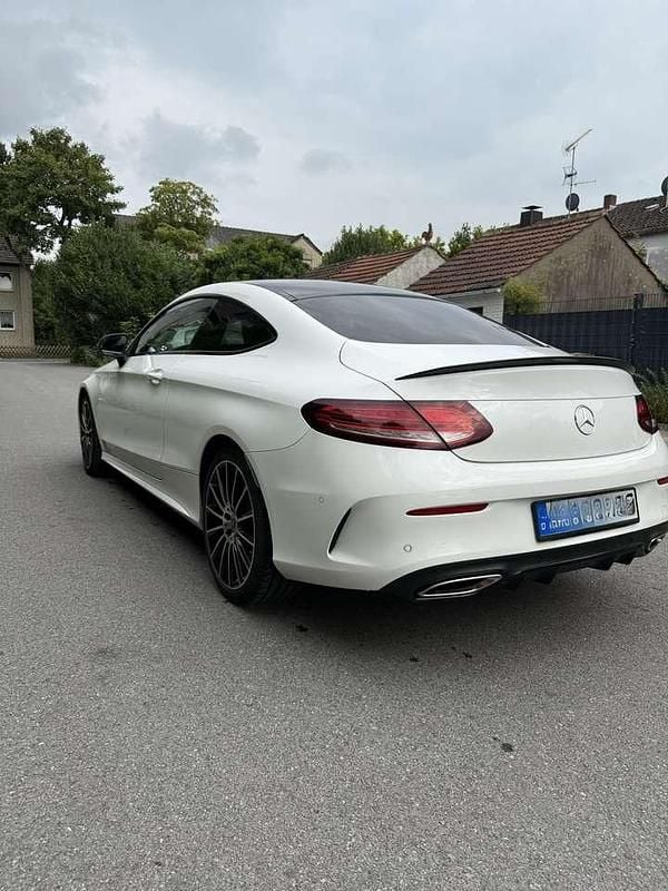 Gebraucht Mercedes C300 AMG line 258 PS (189 kW) 2020 Coupé