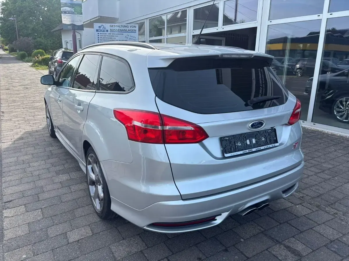 Gebraucht Ford Focus Sport 250 PS (183 kW) 2016 Silber Kombi