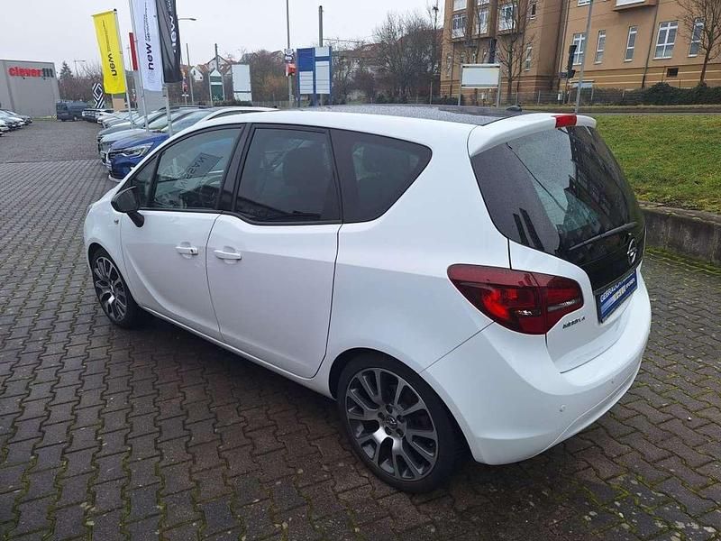 Gebraucht Opel Meriva Color Edition 120 PS (88 kW) 2013 Weiß (casablancaweiß) Van / Kleinbus