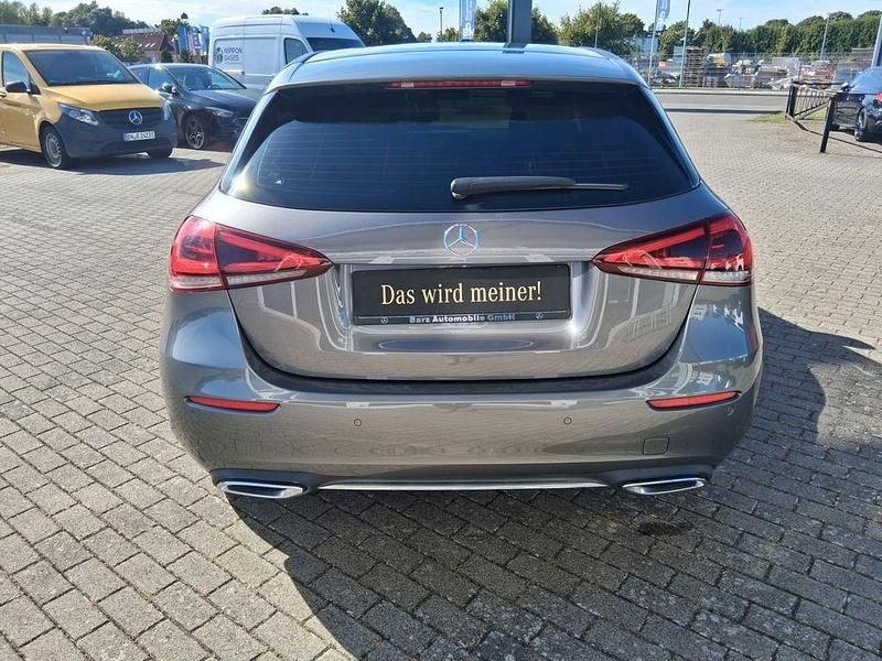Gebraucht Mercedes A180 Progressive 136 PS (100 kW) 2019 Grau Limousine