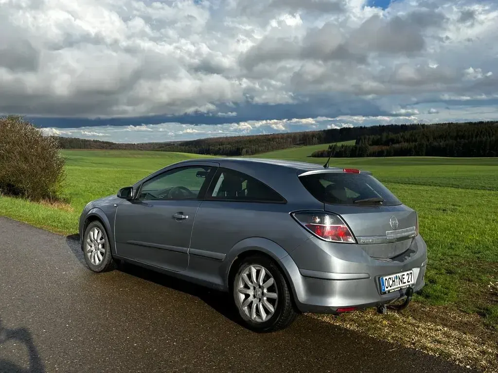 Gebraucht Opel Astra 103 PS (75 kW) 2006 Grau Coupé