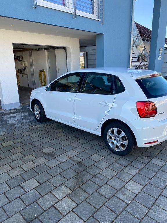 Gebraucht VW Polo 90 PS (66 kW) 2015 Weiß Limousine