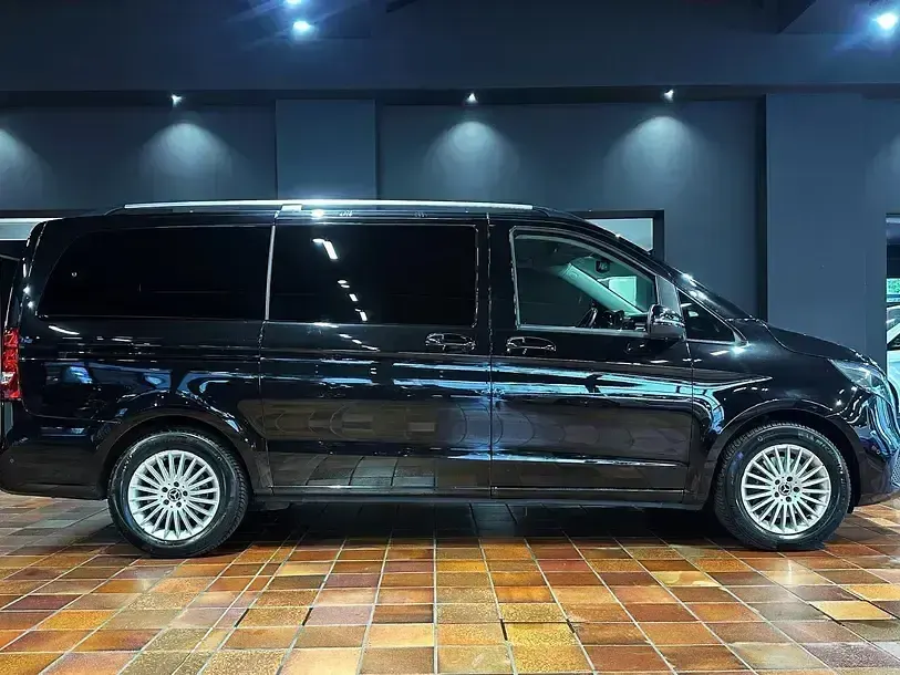 Gebraucht Mercedes V300 239 PS (175 kW) 2020 Schwarz Van / Kleinbus