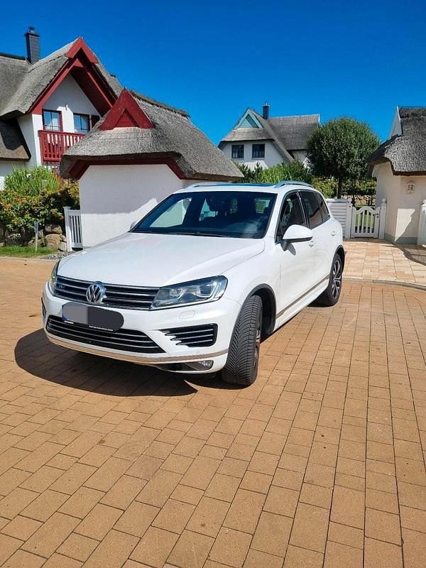 Gebraucht VW Touareg R-line 262 PS (192 kW) 2016 Weiß SUV