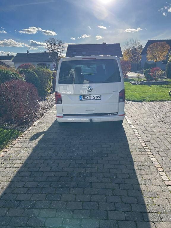 Second-hand VW Multivan Generation Six 199 CP (146 kW) 2020 Alb Monovolum