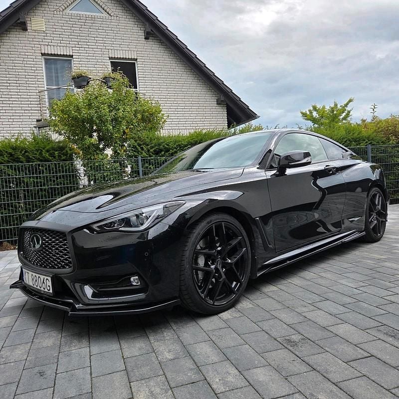 Schwarz Gebraucht 2017 Infiniti Q60 Coupé | 23.000 € - Bild 1/4