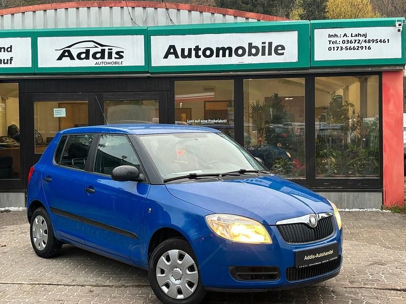 Blau Gebraucht 2010 Skoda Fabia Limousine | 2.999 € (Fairer Preis) - Bild 1/4