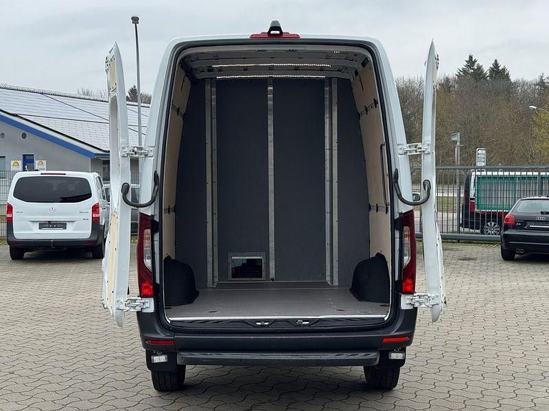 Gebraucht Mercedes Sprinter 163 PS (119 kW) 2021 Weiß Van