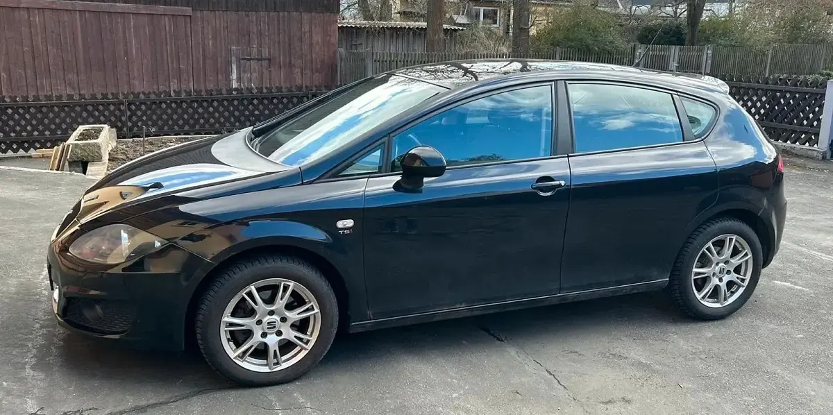 Usata Seat Leon 125 CV (91 kW) 2010 Nero Utilitaria