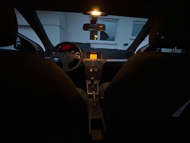 Gebraucht Opel Astra 105 PS (77 kW) 2005 Silber Limousine