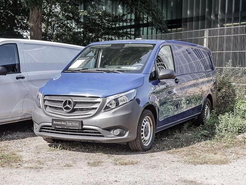 Atlantisblau Gebraucht 2021 Mercedes Vito Van / Kleinbus | 24.615 € (Superpreis) - Bild 1/4