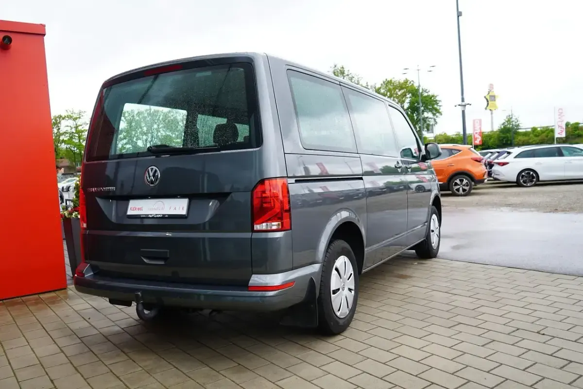 Gebraucht VW T6.1 150 PS (110 kW) 2023 Grau Van