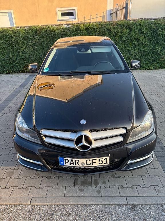 Schwarz Gebraucht 2011 Mercedes C250 Coupé | 13.500 € (Fairer Preis) - Bild 1/4