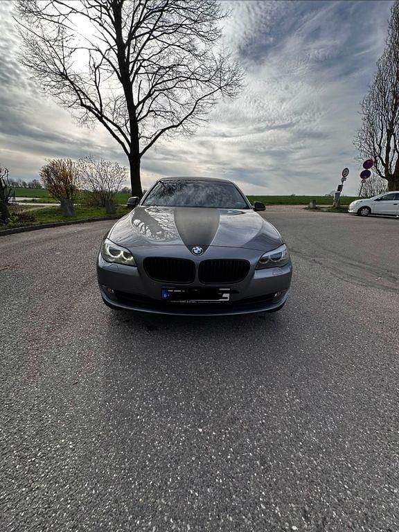 Gebraucht BMW 530 245 PS (180 kW) 2010 Grau Limousine