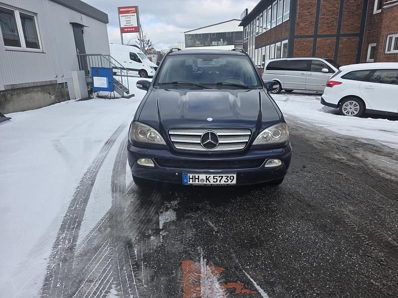 Gebraucht Mercedes ML270 163 PS (119 kW) 2005 Blau SUV