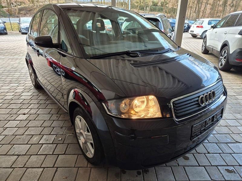 Second-hand Audi A2 Ambiente 75 CP (55 kW) 2005 Negru Hatchback