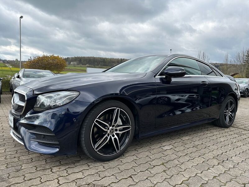 Cavansitblau metalliclack Gebraucht 2019 Mercedes E220 AMG Coupé | 32.900 € (Superpreis) - Bild 1/4