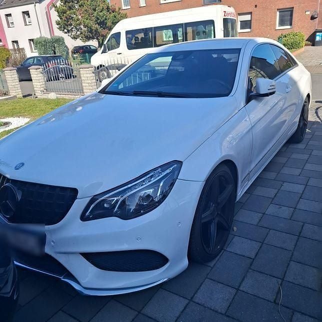 Gebraucht Mercedes E200 184 PS (135 kW) 2014 Weiß Coupé