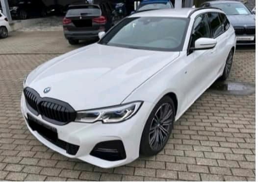 Weiß Gebraucht 2020 BMW 320 M Sport Kombi | 24.999 € (Fairer Preis) - Bild 1/4