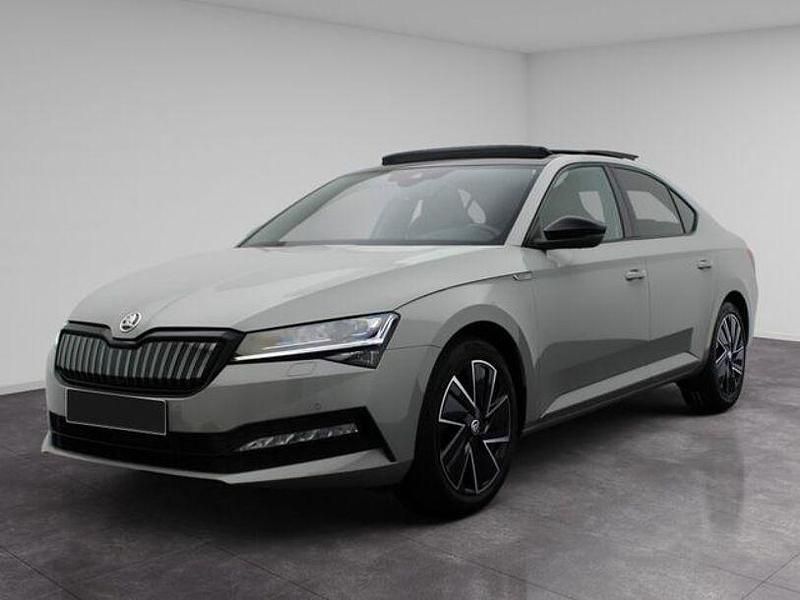 Grau Gebraucht 2022 Skoda Superb SportLine Kombi | 23.399 € (Fairer Preis) - Bild 1/4
