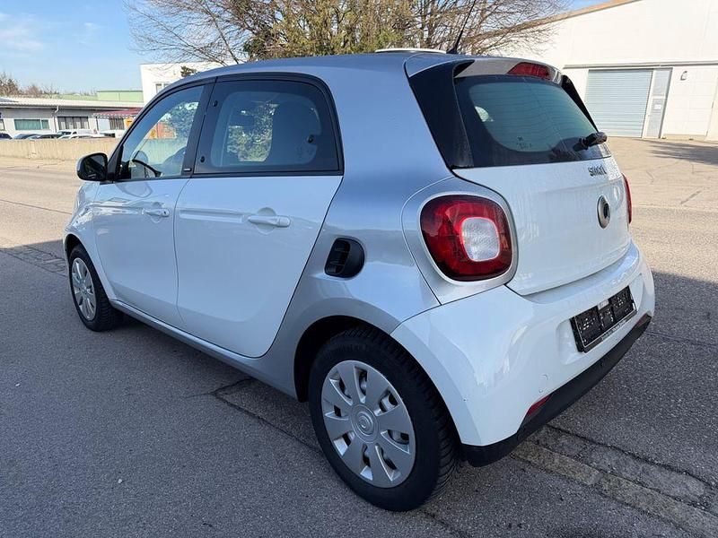 Gebraucht Smart ForFour Basis 71 PS (52 kW) 2017 Silber Kleinwagen