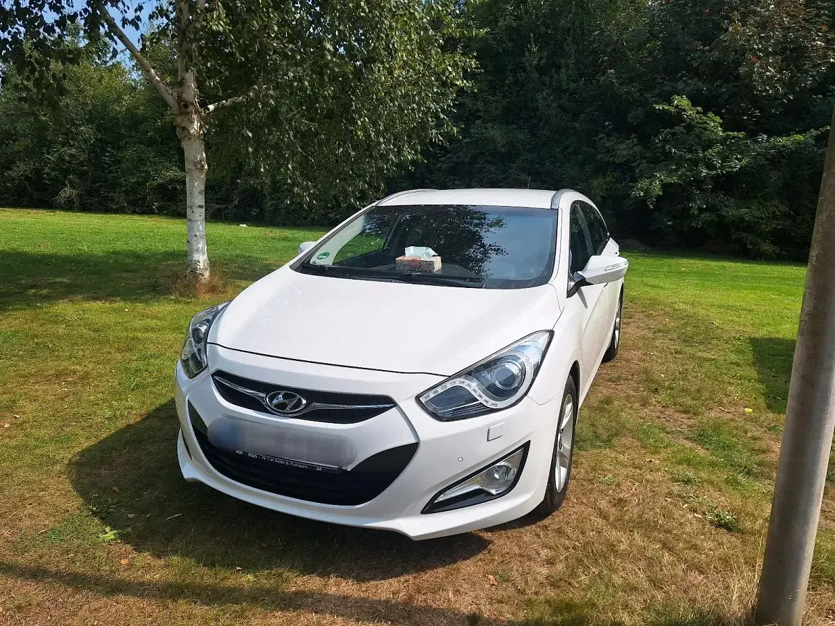 Gebraucht Hyundai i40 137 PS (100 kW) 2012 Weiß Kombi