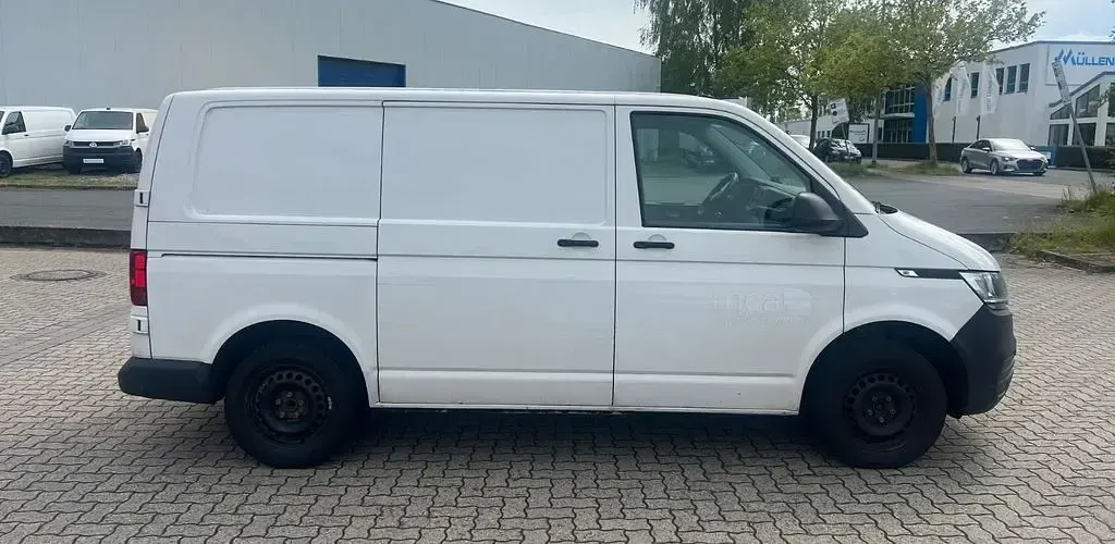 Używany VW Transporter 110 KM (80 kW) 2022 Biały Van
