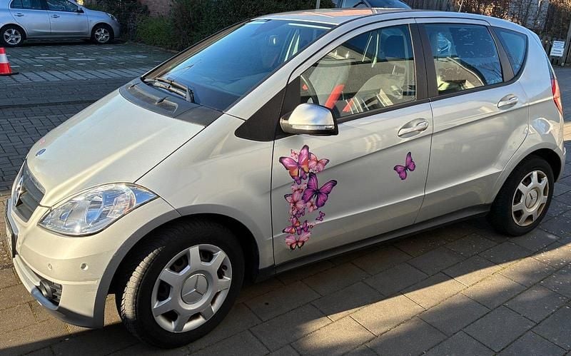 Gebraucht Mercedes A180 109 PS (80 kW) 2009 Silber Limousine