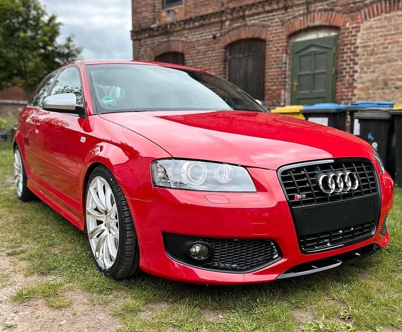 Rot Gebraucht 2007 Audi S3 Kleinwagen | 13.333 € (Fairer Preis) - Bild 1/4