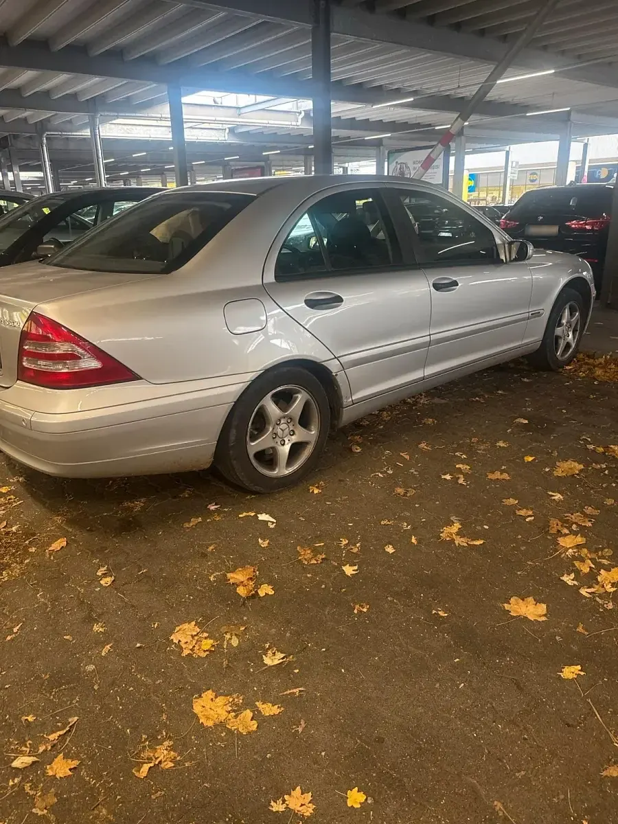 Gebraucht Mercedes C200 163 PS (119 kW) 2004 Limousine