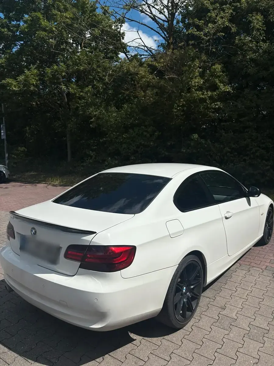Gebraucht BMW 320 184 PS (135 kW) 2011 Weiß Coupé