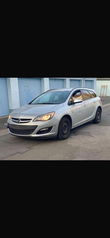 Silber Gebraucht 2013 Opel Astra Kombi | 1.599 € (Superpreis) - Bild 1/4
