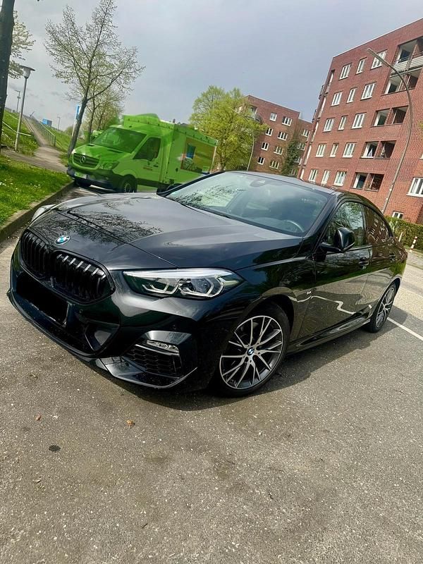 Schwarz Gebraucht 2021 BMW 220 Limousine | 23.990 € (Fairer Preis) - Bild 1/4