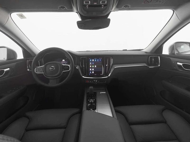 Gebraucht Volvo V60 CC Plus 197 PS (144 kW) 2023 Vapour grey / metallic Kombi