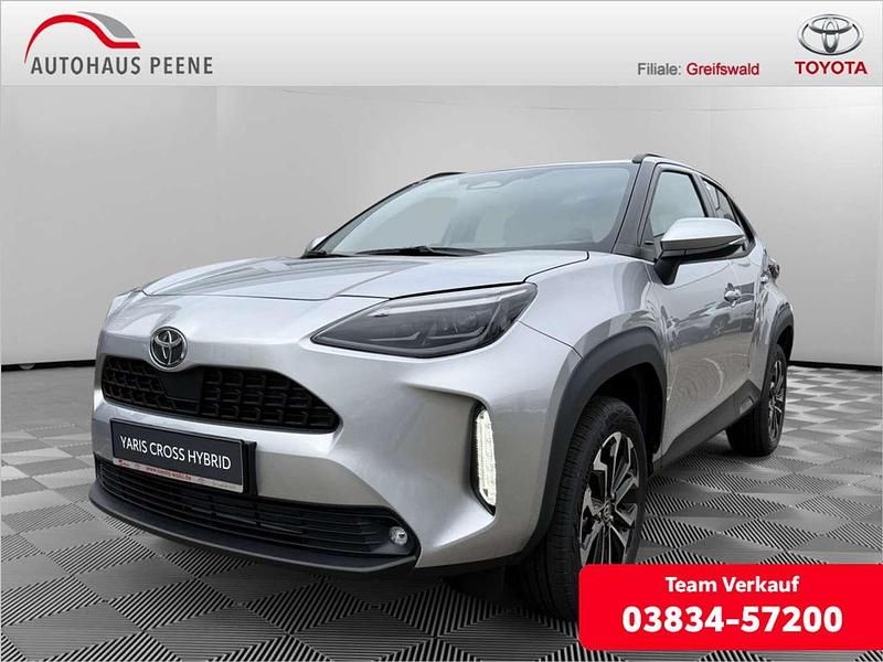 Silber Neu 2026 Toyota Yaris Cross SUV | 29.890 € (Fairer Preis) - Bild 1/4