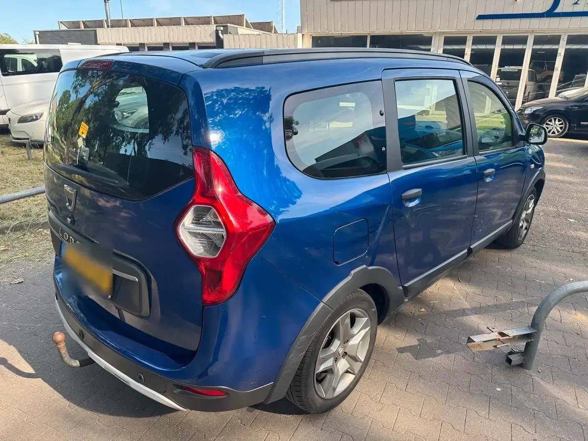 Gebraucht Dacia Lodgy Stepway 131 PS (96 kW) 2021 Blau Van / Kleinbus