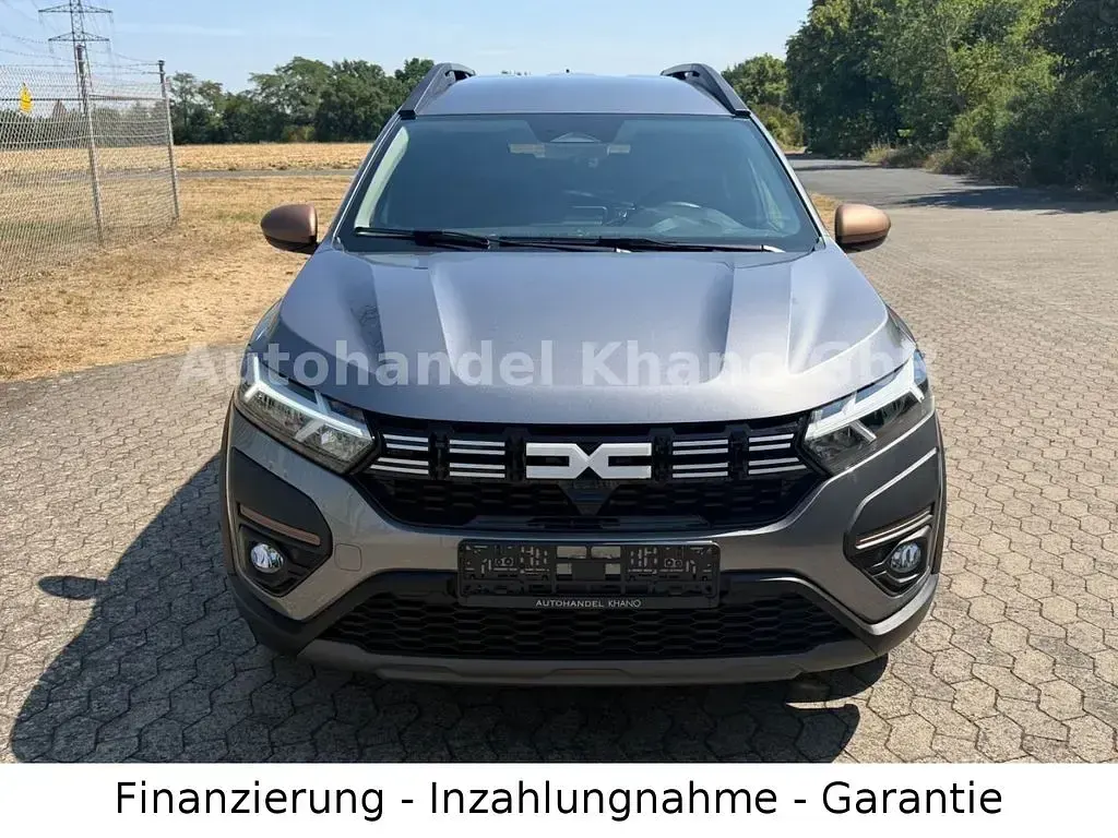 Gebraucht Dacia Jogger Extreme 110 PS (80 kW) 2025 Grau Van / Kleinbus