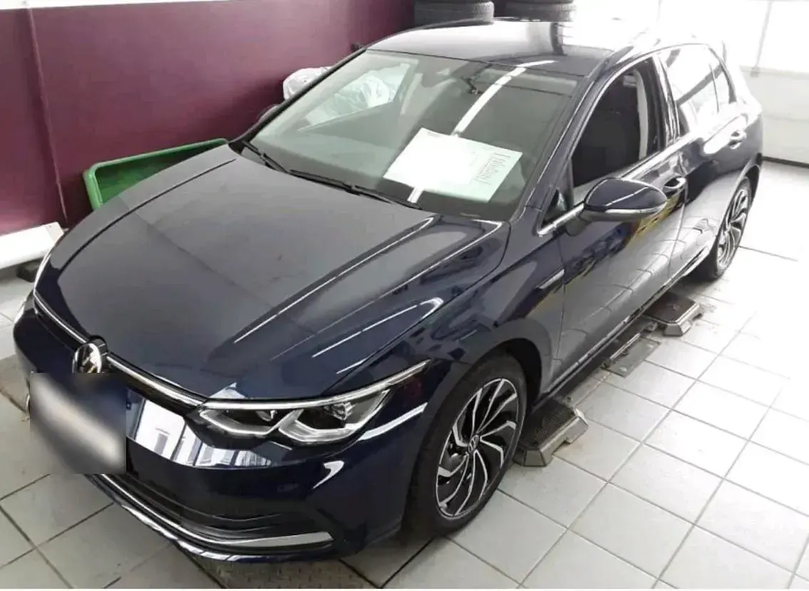 Gebraucht VW Golf VIII 150 PS (110 kW) 2020 Blau Kleinwagen