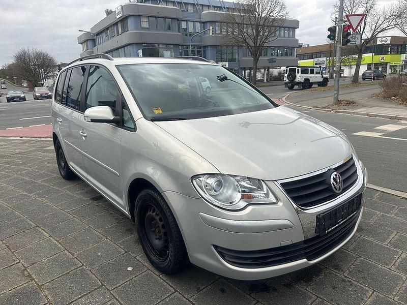 Gebraucht VW Touran Trendline 140 PS (102 kW) 2008 Gold Van / Kleinbus