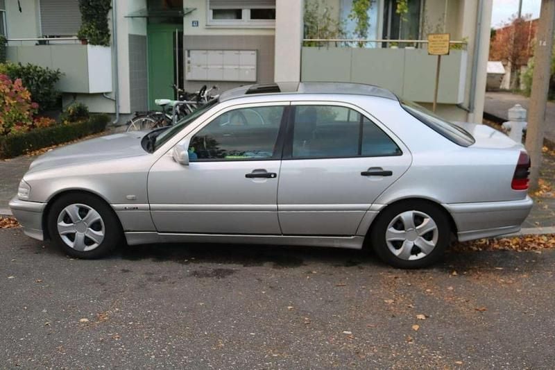 Silber Gebraucht 1998 Mercedes 200 Limousine | 2.000 € (Fairer Preis) - Bild 1/4