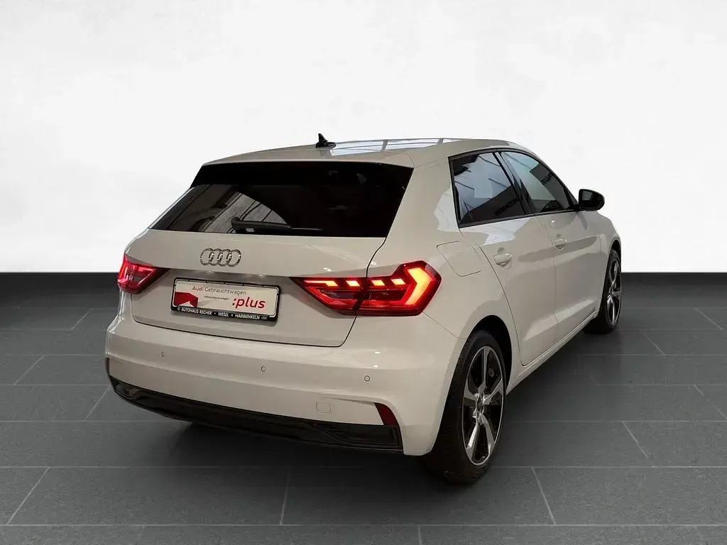 Używany Audi A1 Advanced Plus 116 KM (85 kW) 2025 Biały SUV