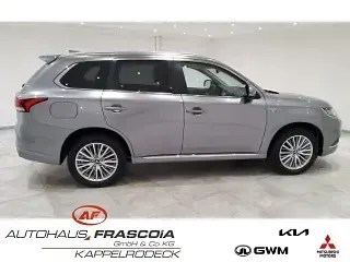 Gebraucht Mitsubishi Outlander P-HEV Basis 224 PS (164 kW) 2021 Grau SUV