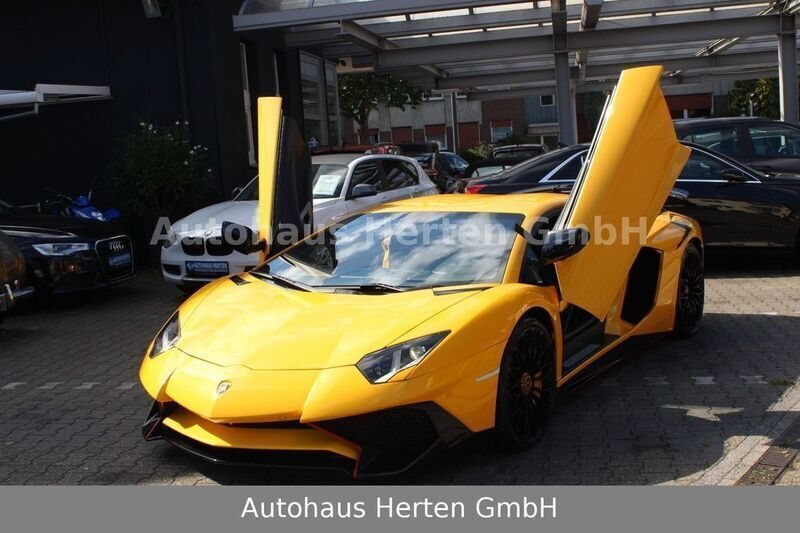 Gelb Gebraucht 2013 Lamborghini Aventador Coupé | 269.000 € - Bild 1/4