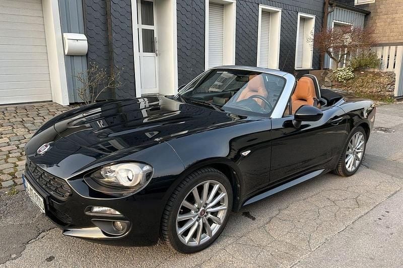 Gebraucht Fiat 124 Spider Lusso 140 PS (102 kW) 2018 Schwarz Cabrio