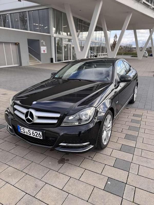 Gebraucht Mercedes C180 Edition 1 156 PS (114 kW) 2011 Schwarz Coupé